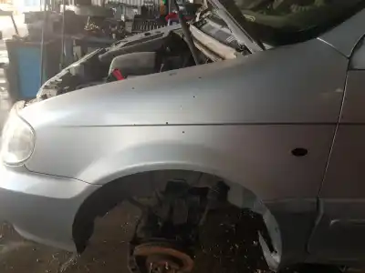 Автозапчастина б/у передне ліве крило для kia carnival ii 2.9 cdri ex посилання на oem iam 