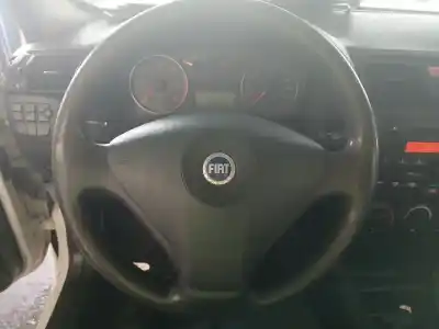 Pezzo di ricambio per auto di seconda mano Volante per FIAT STILO (192) 1.9 JTD / 1.9 JTD 115 Active Riferimenti OEM IAM   