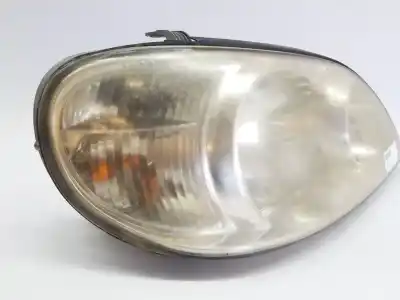 Second-hand car spare part right headlight for kia carnival ii 2.9 cdri ex oem iam references   