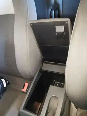 Автозапчастина б/у центральний подлокник для volkswagen caddy ka/kb (2c) furgón bluemotion посилання на oem iam   
