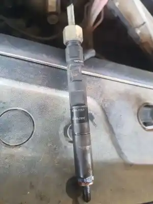 Second-hand car spare part INJECTOR for RENAULT MEGANE II BERLINA 5P Confort Dynamique OEM IAM references 8200421359  