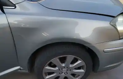 Tweedehands auto-onderdeel RECHTS VOOR SPATBORD voor TOYOTA AVENSIS BERLINA (T25) 2.0 D4-D Executive Berlina OEM IAM-referenties   