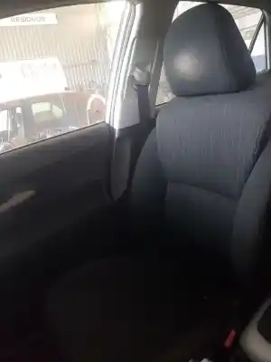 Tweedehands auto-onderdeel rechter voorstoel voor toyota auris sol oem iam-referenties 