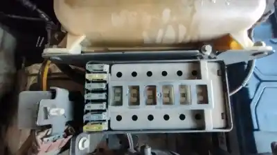 Peça sobressalente para automóvel em segunda mão caixa de fusíveis e relés por land rover discovery (salljg/lj) tdi referências oem iam 