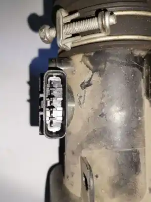 Pezzo di ricambio per auto di seconda mano MISURATORE DI FLUSSO per TOYOTA AVENSIS BERLINA (T25) 2.0 D4-D Executive Berlina Riferimenti OEM IAM 1522715  