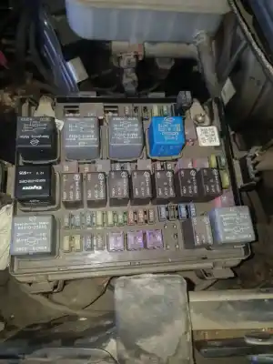 Second-hand car spare part fuse box unit for ssangyong rodius xdi oem iam references   