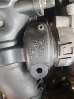 Recambio de automóvil de segunda mano de CAJA MARIPOSA para PEUGEOT 5008 Confort referencias OEM IAM 9660030480  