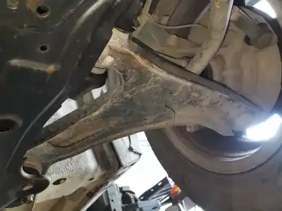 Автозапчастина б/у передній лівий нижний рычаг підвіски для suzuki grand vitara jb (jt) 1.9 ddis turbodiesel посилання на oem iam 