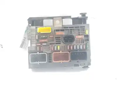 Peça sobressalente para automóvel em segunda mão caixa de fusíveis e relés por peugeot 5008 confort referências oem iam 9666700180