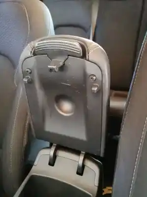 Автозапчастина б/у центральний подлокник для hyundai i30 (pd) essence посилання на oem iam   