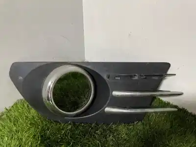 Peça sobressalente para automóvel em segunda mão Moldura Farol Neblina Esquerdo por PEUGEOT 5008 Confort Referências OEM IAM 021302G  