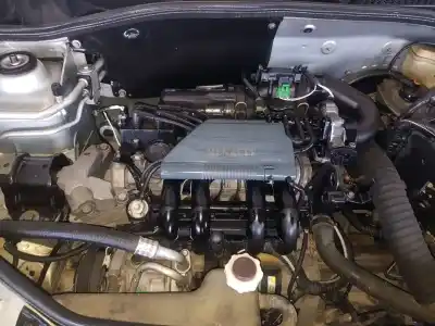 Автозапчасти б/у полный двигатель за renault clio ii fase ii (b/cb0) authentique ссылки oem iam d7f720  