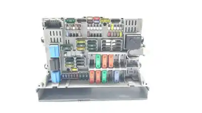 Peça sobressalente para automóvel em segunda mão caixa de fusíveis e relés por bmw serie 1 berlina (e81/e87) 118d referências oem iam 6906621