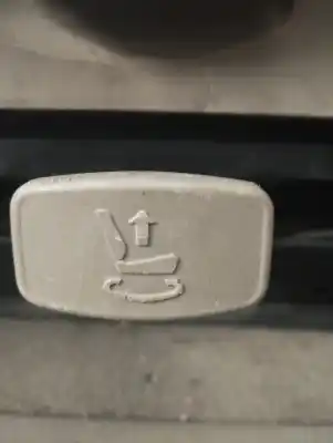 Автозапчастина б/у задні праві сидіння для ssangyong rodius xdi посилання на oem iam   