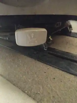 Автозапчастина б/у задні ліві сидідня для ssangyong rodius xdi посилання на oem iam   