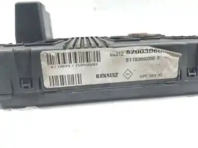Pezzo di ricambio per auto di seconda mano scatola relè/fusibili per renault megane ii familiar authentique riferimenti oem iam 8200306032c  8200306032c