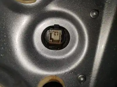 Peça sobressalente para automóvel em segunda mão fechadura da porta dianteira direita por renault captur ii techno referências oem iam 805024067r  