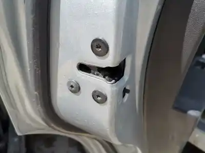 Peça sobressalente para automóvel em segunda mão fechadura da porta traseira esquerda por renault captur ii techno referências oem iam 825031538r  