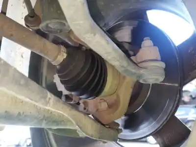 Pièce détachée automobile d'occasion moyeu de roue avant droite pour dacia duster laureate 4x2 références oem iam 