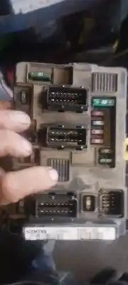 Peça sobressalente para automóvel em segunda mão caixa de fusíveis e relés por peugeot partner (s2) combi plus referências oem iam 9643498880