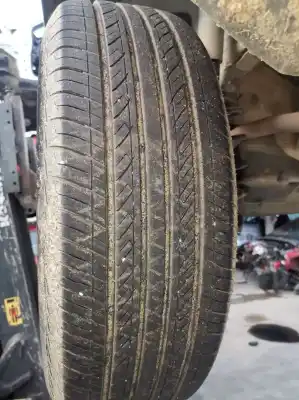 Pezzo di ricambio per auto di seconda mano PNEUMATICO per DACIA DUSTER Laureate 4x2 Riferimenti OEM IAM 2156516  