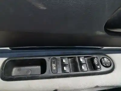 Peça sobressalente para automóvel em segunda mão botão / interruptor elevador vidro dianteiro esquerdo por peugeot 5008 confort referências oem iam 