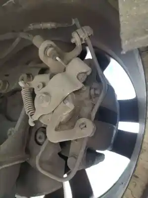 Peça sobressalente para automóvel em segunda mão pinça de travão traseira direita por peugeot 5008 confort referências oem iam 
