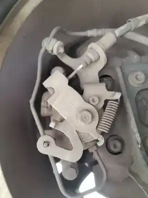Peça sobressalente para automóvel em segunda mão pinça de travão traseira esquerda por peugeot 5008 confort referências oem iam 
