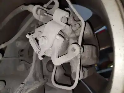 Peça sobressalente para automóvel em segunda mão pinça de travão traseira direita por peugeot 5008 sport pack referências oem iam 