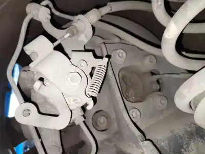 Peça sobressalente para automóvel em segunda mão manga de eixo traseira esquerda por peugeot 5008 sport pack referências oem iam 