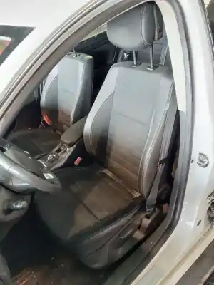 Peça sobressalente para automóvel em segunda mão ASSENTO DIANTEIRO ESQUERDO por RENAULT LAGUNA III GRANDTOUR 2.0 Dynamique Referências OEM IAM   