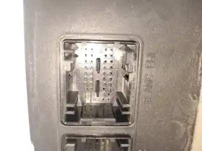 Pezzo di ricambio per auto di seconda mano scatola relè/fusibili per peugeot 206 berlina 1.4 hdi riferimenti oem iam 9652474780  s118085220
