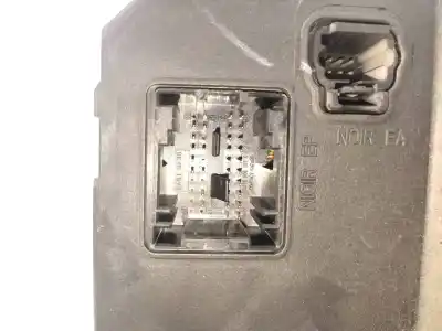 Pezzo di ricambio per auto di seconda mano scatola relè/fusibili per peugeot 206 berlina 1.4 hdi riferimenti oem iam 9652474780  s118085220