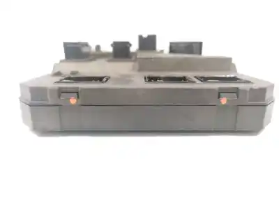 Pezzo di ricambio per auto di seconda mano scatola relè/fusibili per peugeot 206 berlina 1.4 hdi riferimenti oem iam 9652474780  s118085220