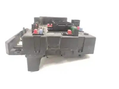 Pezzo di ricambio per auto di seconda mano scatola relè/fusibili per peugeot 206 berlina 1.4 hdi riferimenti oem iam 9650663980  42792682