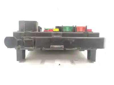 Pezzo di ricambio per auto di seconda mano scatola relè/fusibili per peugeot 206 berlina 1.4 hdi riferimenti oem iam 9650663980  42792682