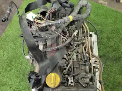Pièce détachée automobile d'occasion moteur complet pour renault clio ii fase ii (b/cb0) 1.5 dci diesel 65 cv / 48 kw références oem iam k9k700  k9k700