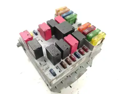 Second-hand car spare part fuse box unit for lancia ypsilon (101) 1.3 16v multijet argento oem iam references 51724721  57657