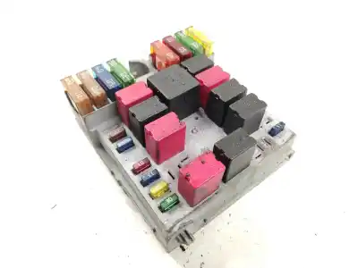 Second-hand car spare part fuse box unit for lancia ypsilon (101) 1.3 16v multijet argento oem iam references 51724721  57657