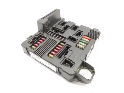 Pièce détachée automobile d'occasion boîtes à fusibles pour renault scenic ii 1.5 dci diesel 82 cv / 60 kw références oem iam 8200306032a  