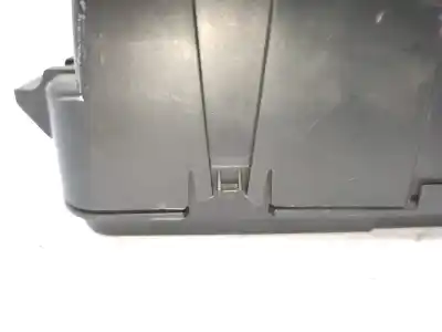 Pièce détachée automobile d'occasion boîtes à fusibles pour renault scenic ii 1.5 dci diesel 82 cv / 60 kw références oem iam 8200306032a  
