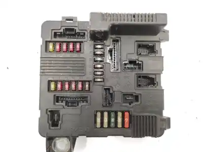 Pièce détachée automobile d'occasion boîtes à fusibles pour renault scenic ii 1.5 dci diesel 82 cv / 60 kw références oem iam 8200306032a  