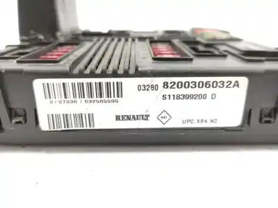Pièce détachée automobile d'occasion boîtes à fusibles pour renault scenic ii 1.5 dci diesel 82 cv / 60 kw références oem iam 8200306032a  