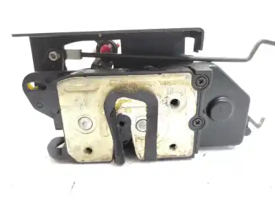 Second-hand car spare part left front door lock for ssangyong rodius 2.7 turbodiesel cat oem iam references 7121021021  