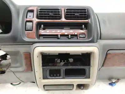 Автозапчастина б/у панель приладів для suzuki jimny sn (fj) 1.3 16v cat посилання на oem iam 7311181a11  