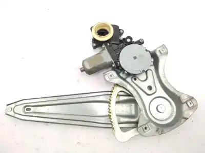 Peça sobressalente para automóvel em segunda mão elevador de vidros traseiro direito por toyota auris hybrid active referências oem iam 6983002390