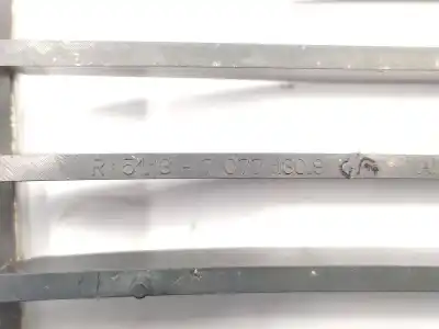 Second-hand car spare part front grille for bmw 1 (e87) 118 d oem iam references 7077130  51137077130