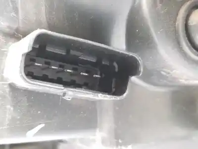 Автозапчасти б/у правая фара за renault clio ii (bb_, cb_) 1.2 16v (bb05, bb0w, bb11, bb27, bb2t, bb2u, bb2v, cb05,... ссылки oem iam 7701057658  
