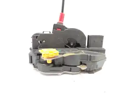 Second-hand car spare part left front door lock for opel zafira tourer c (p12) 2.0 cdti (75) oem iam references 13579522