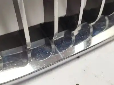 Second-hand car spare part front grille for bmw 3 (e46) 318 i oem iam references 51137030549  51137042961